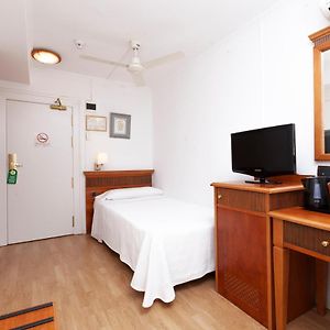 Zimmer mit Kingsize-Bett